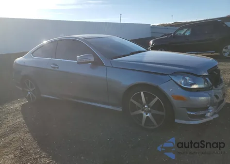 2015 Mercedes-Benz C 250 from USA, damaged, VIN WDDGJ4HB1FG430506